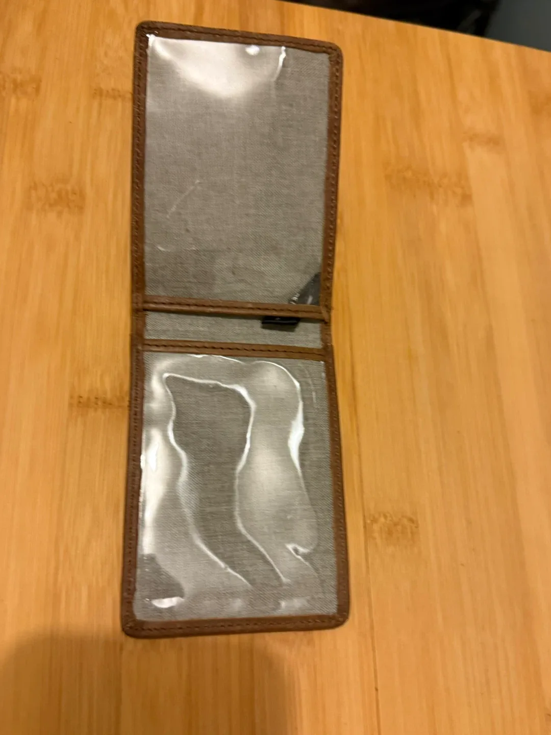 Roots Brown Leather Card Wallet image indicator(4)