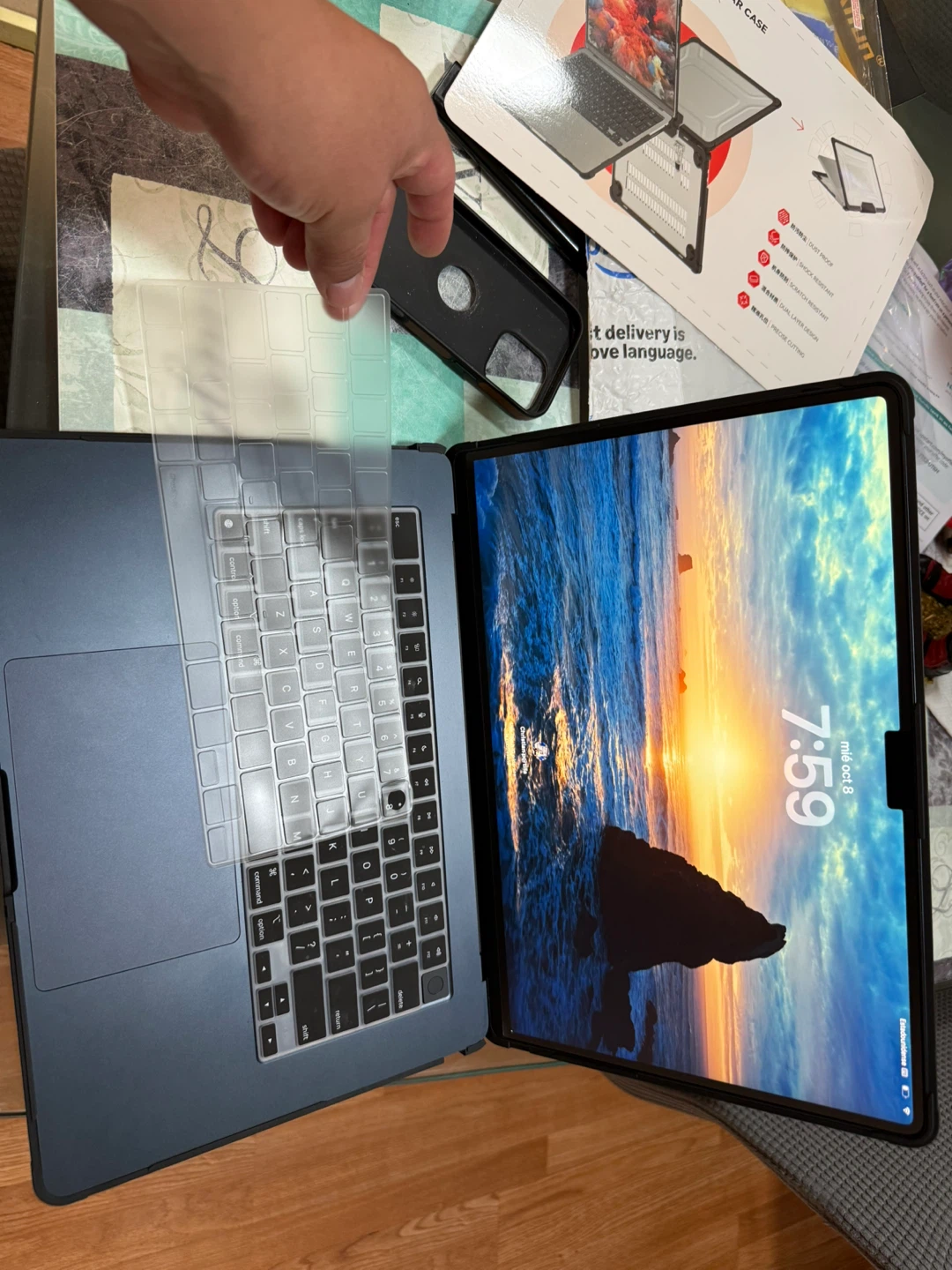 MacBook Air M4 15" w/ Case & Screen Protector - photo 4