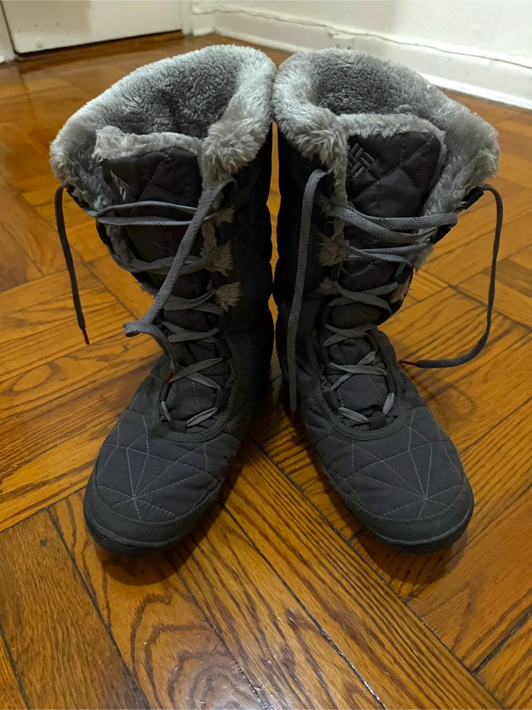 Columbia Women's BL685-051 Boots - Size 10 thumbnail