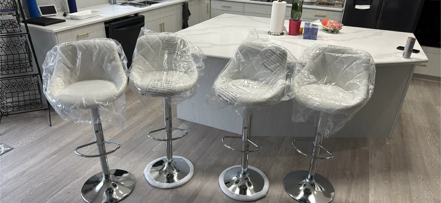Set of 4 New White Bar Stools image indicator(4)