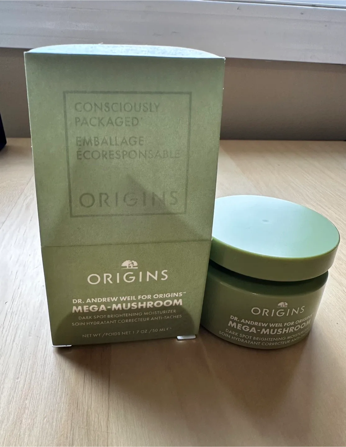Origins Mega-Mushroom Moisturizer Olive Green - New image indicator(3)