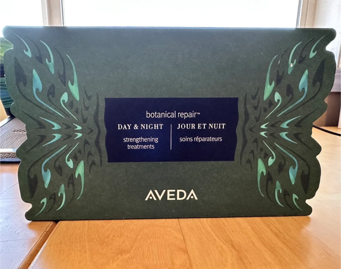Aveda Botanical Repair Day & Night Strengthening Treatments image indicator(4)