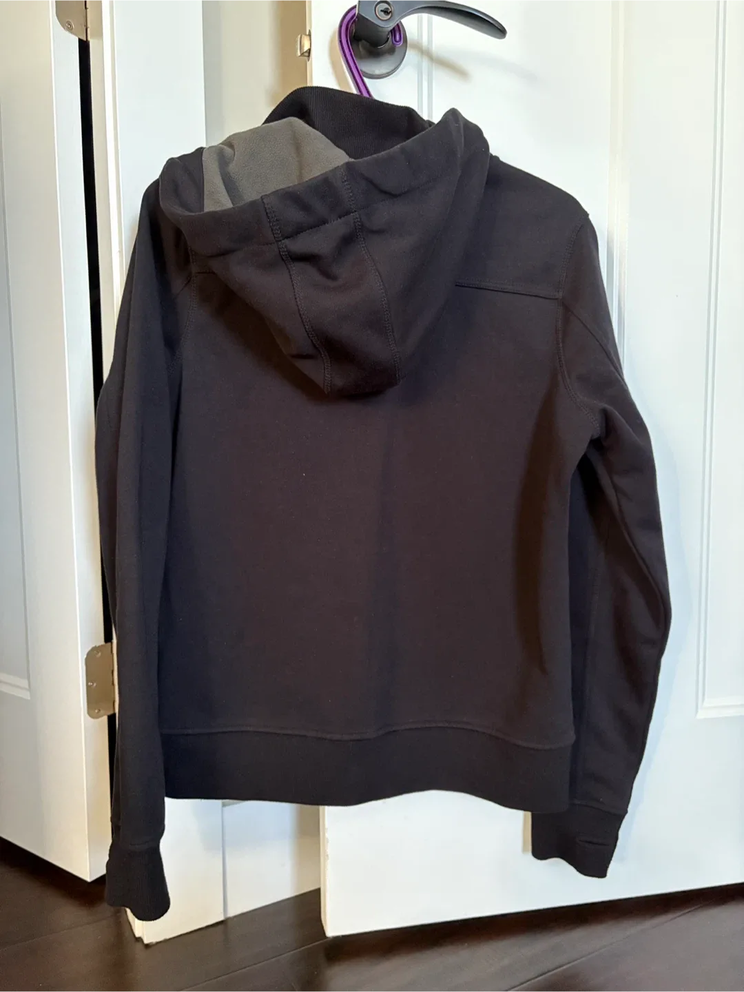 Women’s Roots Canada Black Hoodie - Size Large image indicator(2)