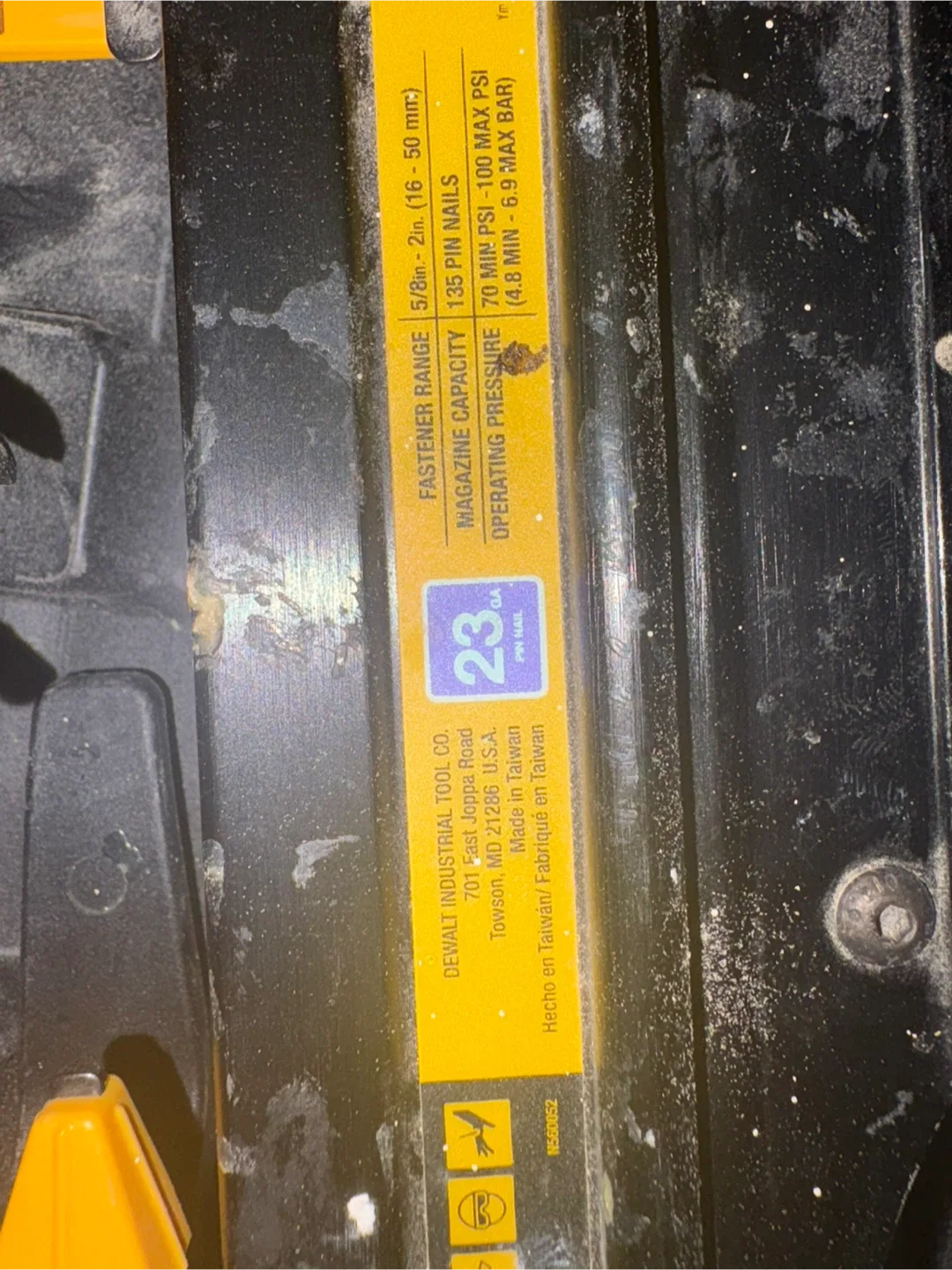 DeWalt DWFP2350K 23GA Pin Nailer Kit image indicator(5)