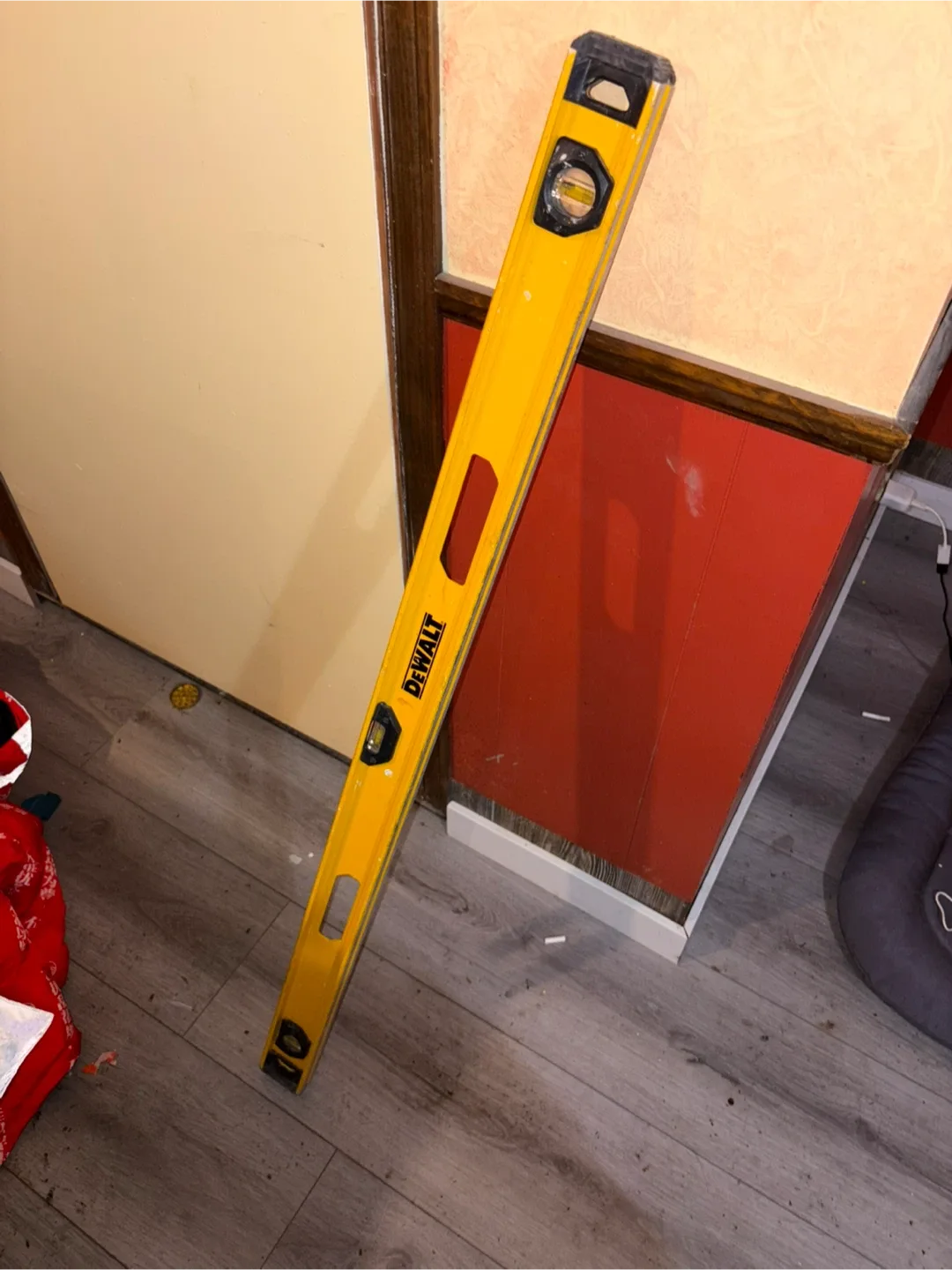 DeWalt 78-inch Magnetic Box Beam Level image indicator(2)