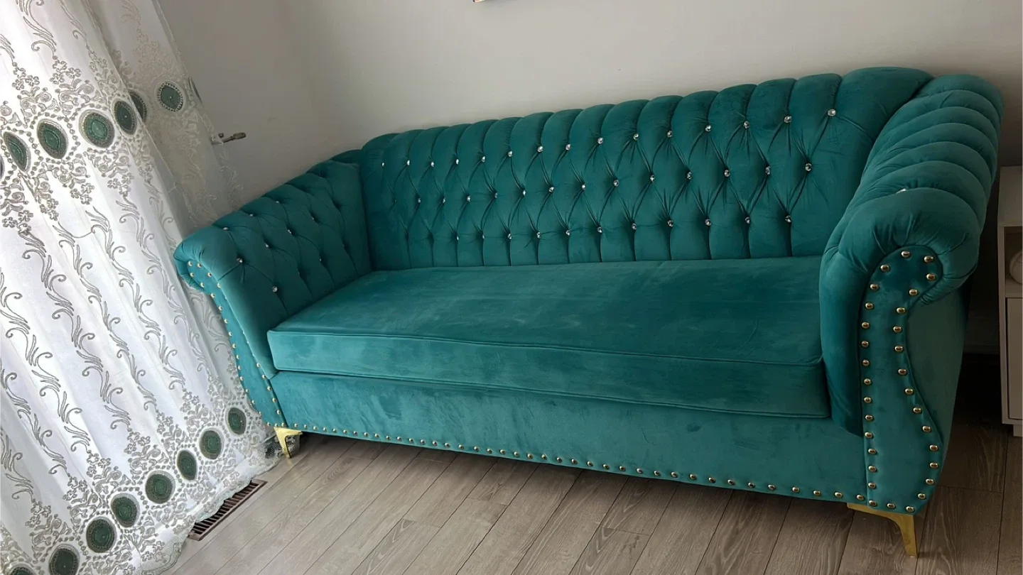 2 pics Teal Loveseat Chesterfield Style image indicator(2)