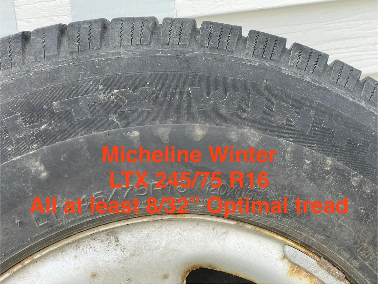 Michelin LTX Winter Tires 245/75R16 - 9/32" Tread image indicator(2)