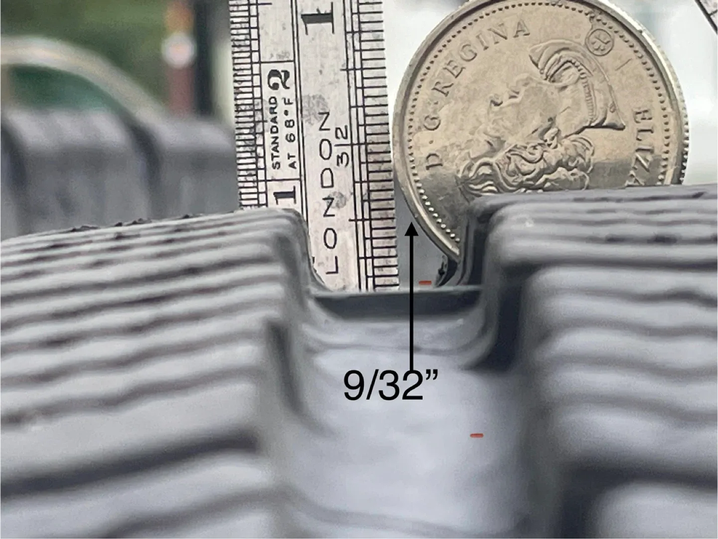 Michelin LTX Winter Tires 245/75R16 - 9/32" Tread image indicator(3)