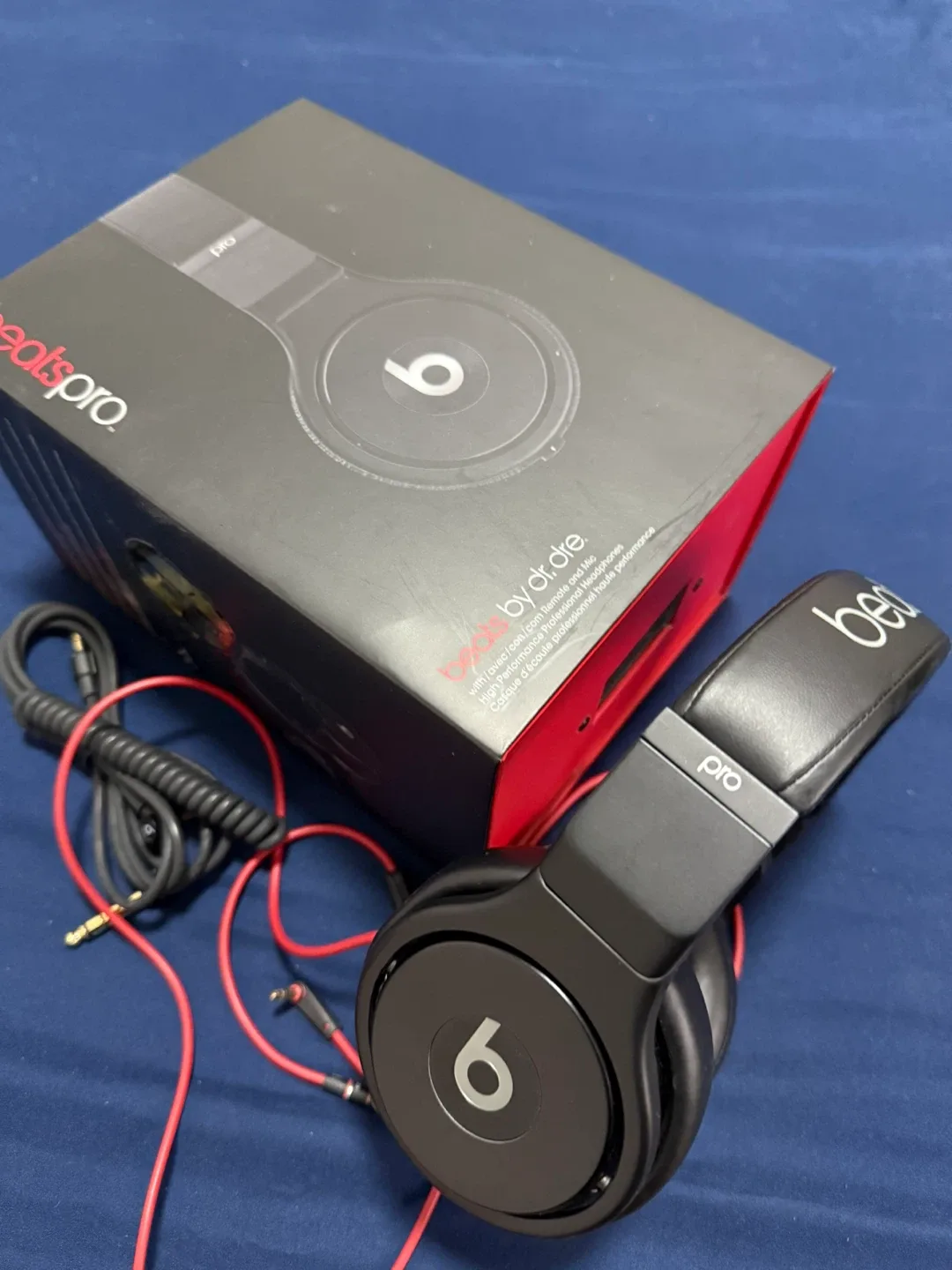 Beats by Dr. Dre Beats Pro Black Headphones image indicator(5)