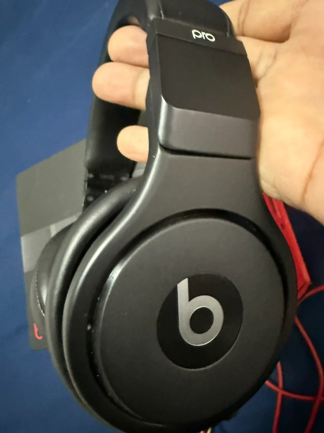 Beats by Dr. Dre Beats Pro Black Headphones image indicator(3)