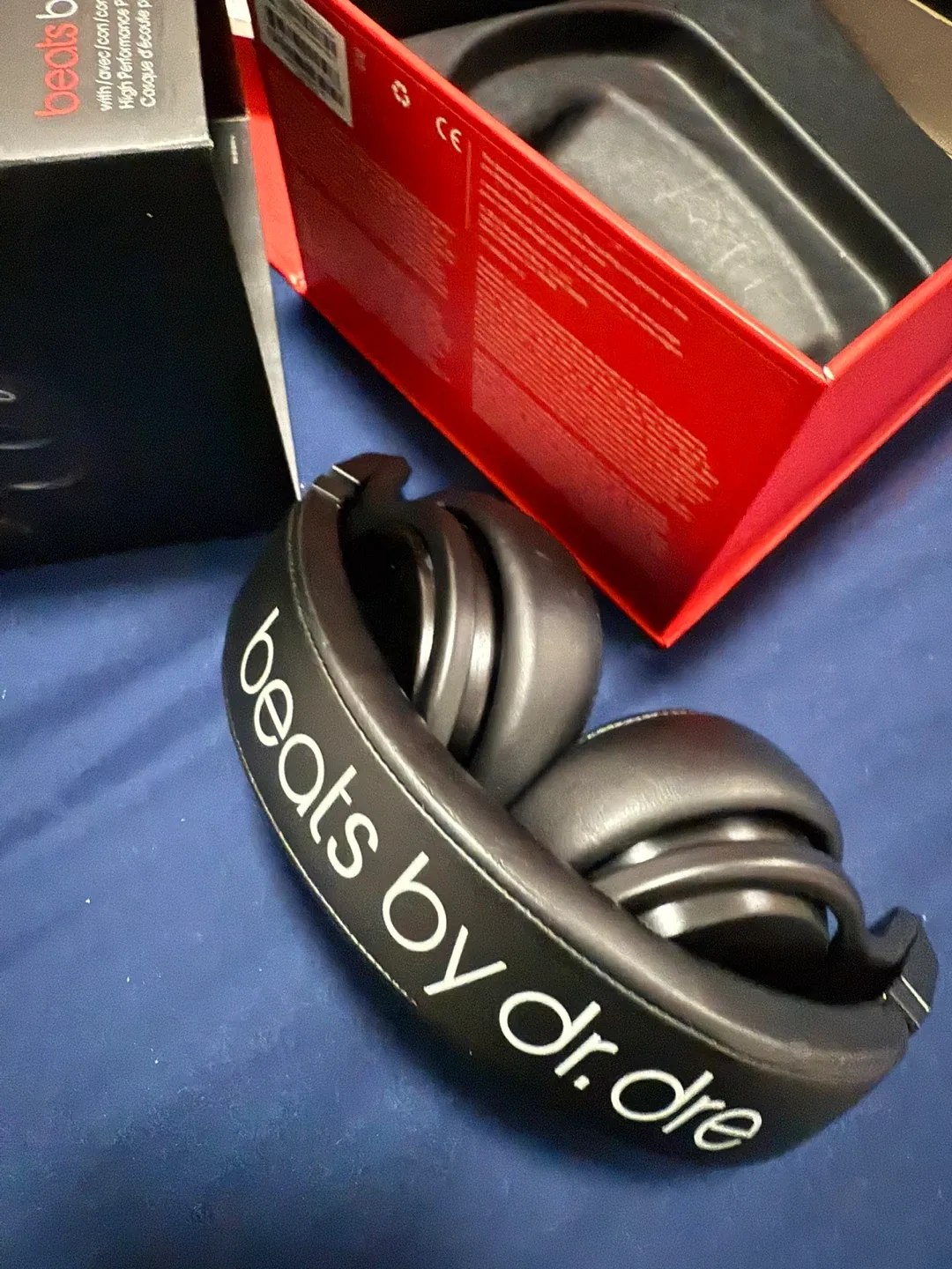 Beats by Dr. Dre Beats Pro Black Headphones image indicator(6)