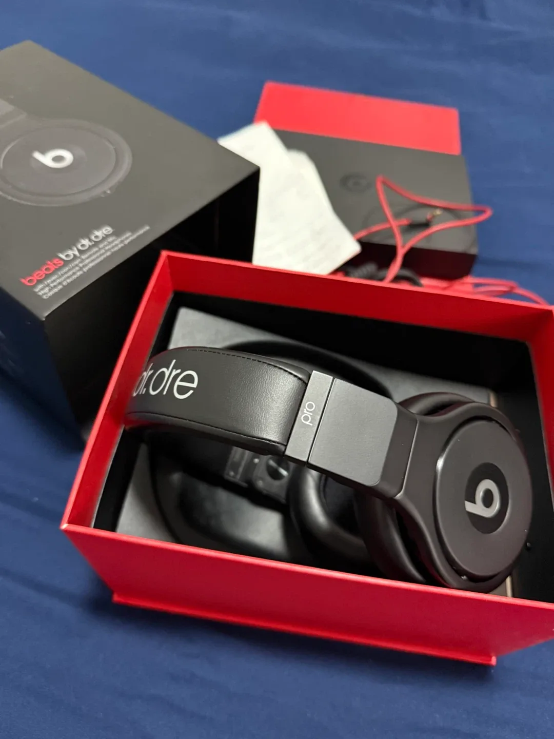 Beats by Dr. Dre Beats Pro Black Headphones image indicator(7)