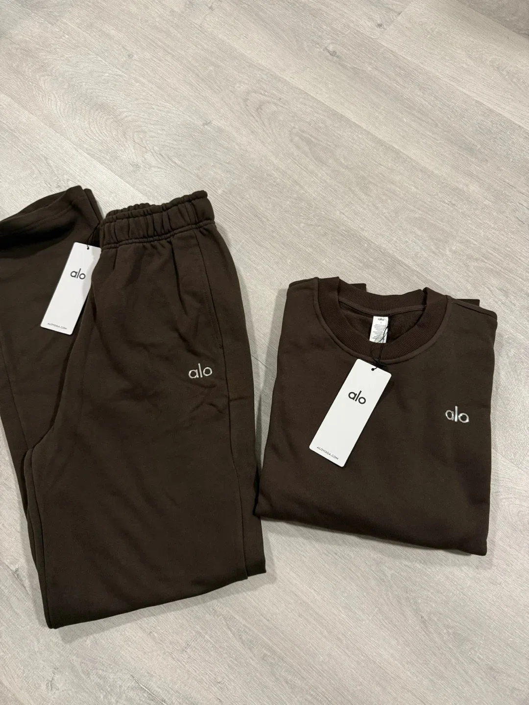 ALO Accolade Crewneck & Straight Pants Set - Espresso thumbnail