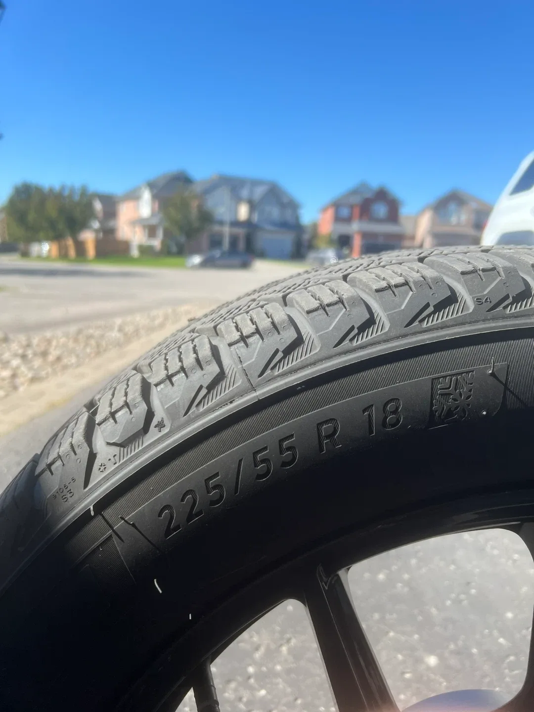 Michelin X-Ice Snow Tires 225/55R18 on Rims image indicator(3)