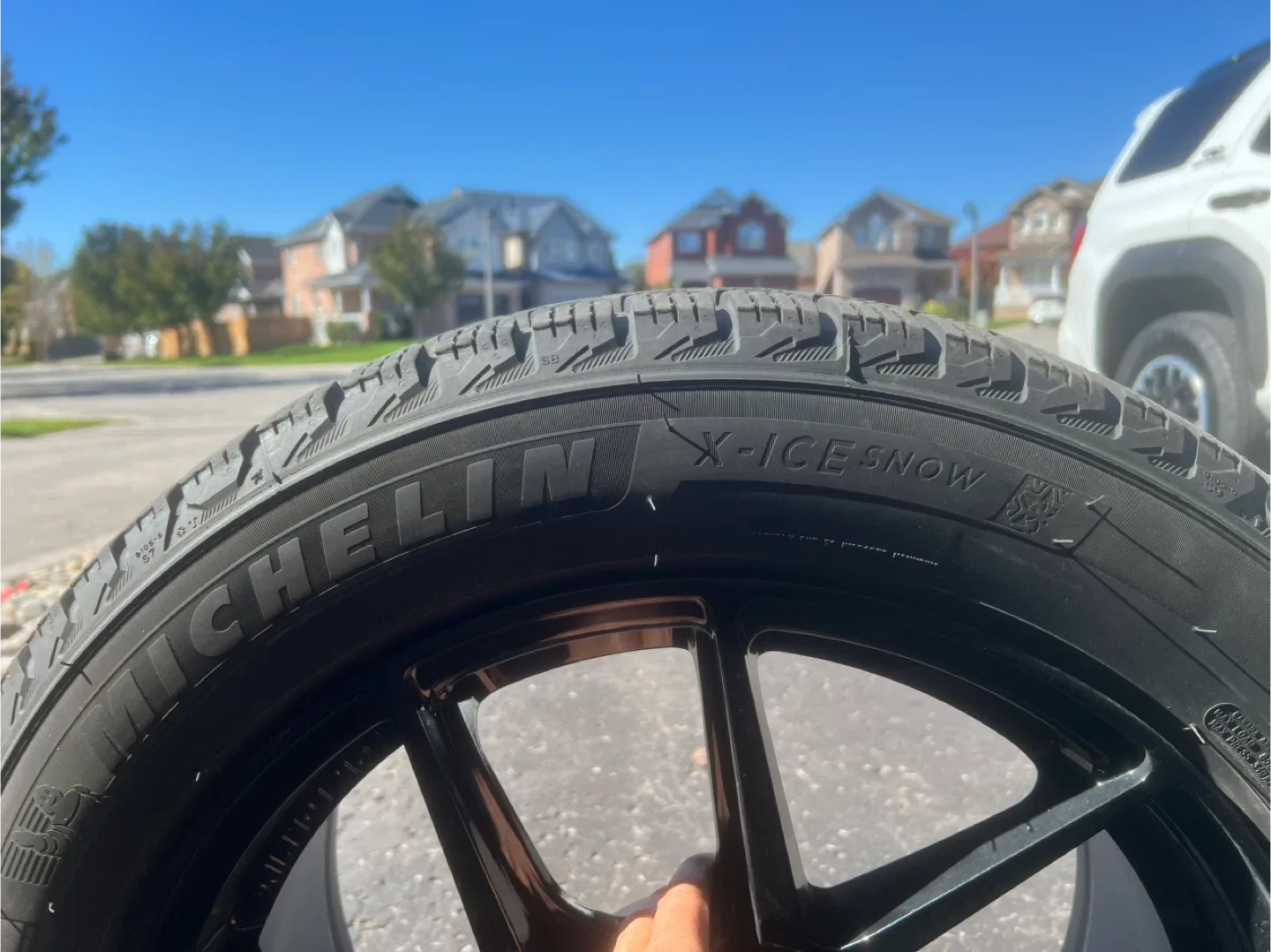 Michelin X-Ice Snow Tires 225/55R18 on Rims image indicator(2)