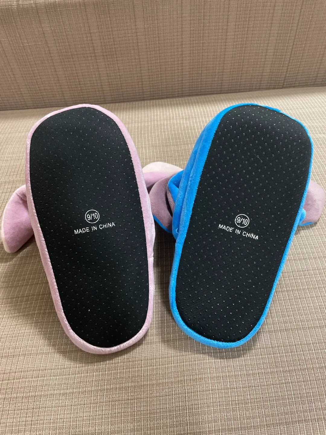 Disney Lilo & Stitch Slippers Size 9/10 image indicator(5)