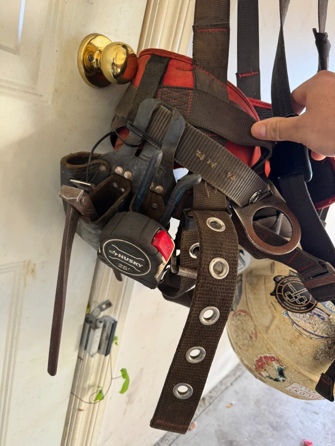 Rebar harness with tools and hard hat image indicator(4)