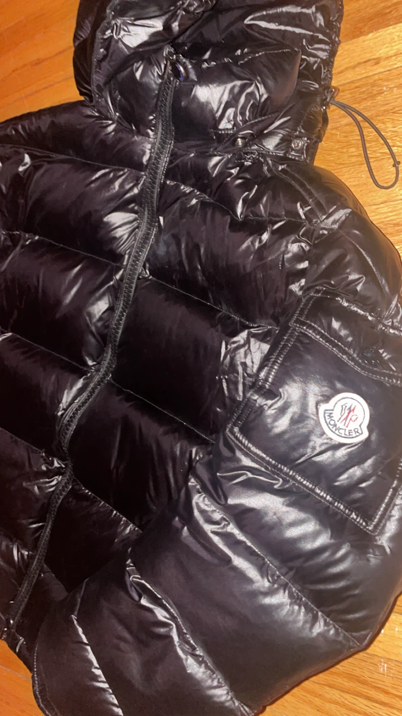 Moncler Black Puffer Jacket - photo 2