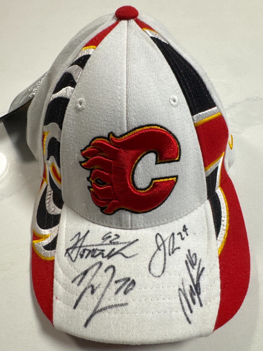 Zephyr Calgary Flames Signed Fitted Hat - photo 4