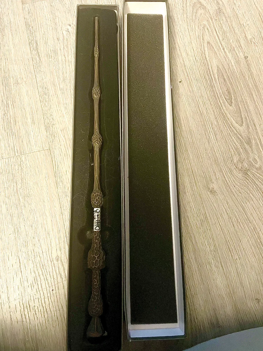 Harry Potter Elder Wand with Box image indicator(2)