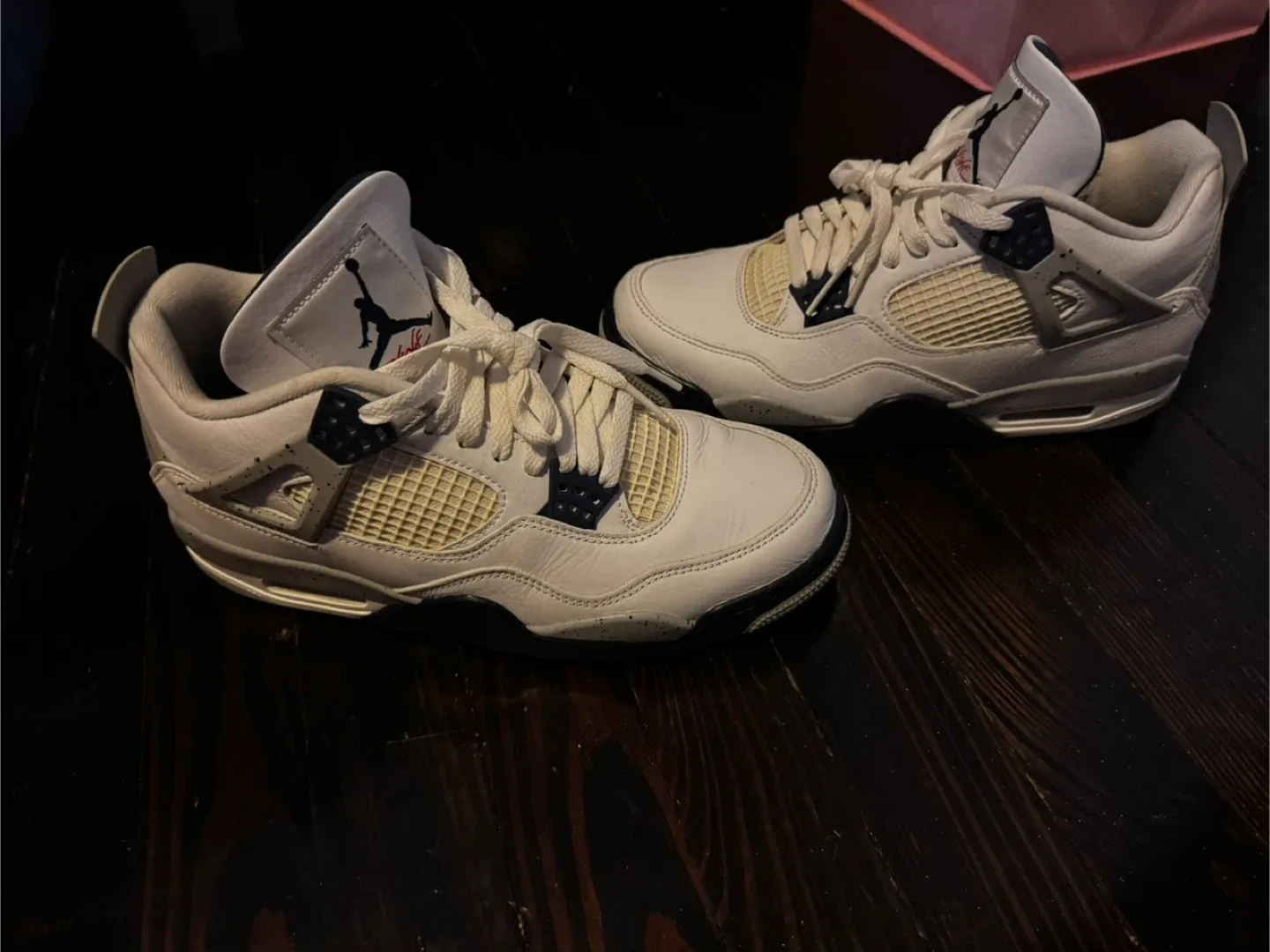 Air Jordan 4 Retro image indicator(3)