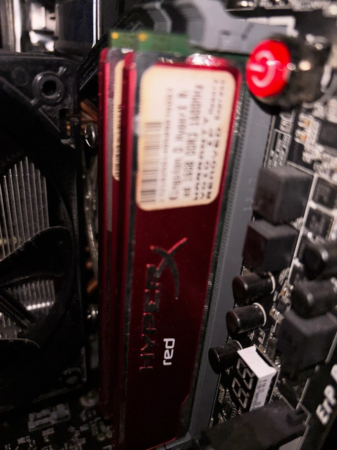 Gigabyte PC Case with HyperX Red RAM - photo 3