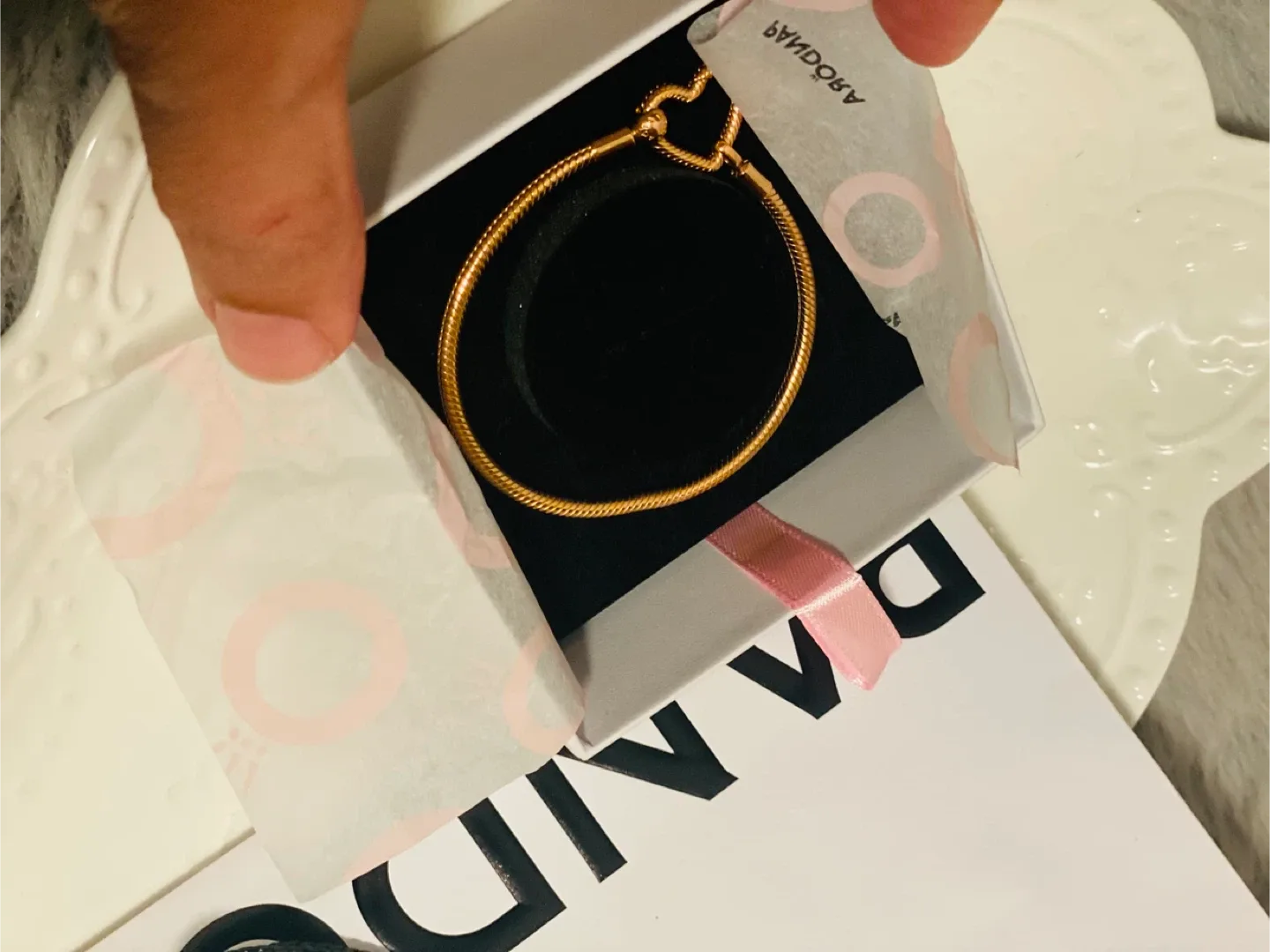 Pandora Moments Heart Closure Snake Chain Bracelet image indicator(5)