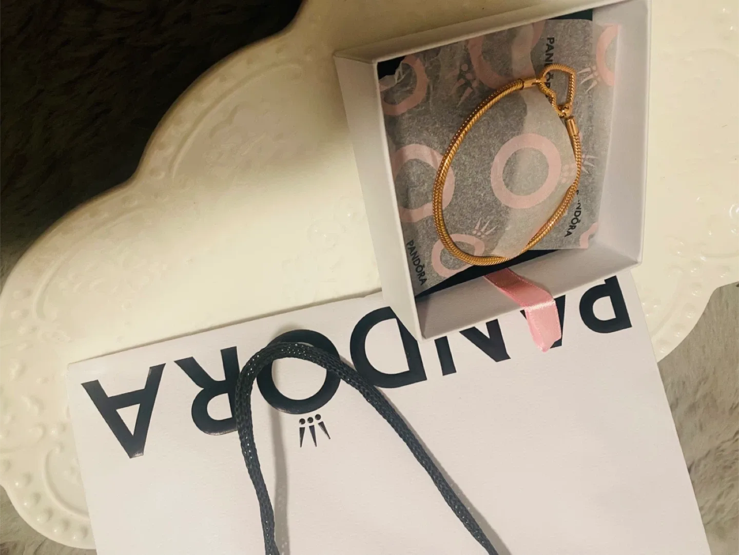 Pandora Moments Heart Closure Snake Chain Bracelet image indicator(4)