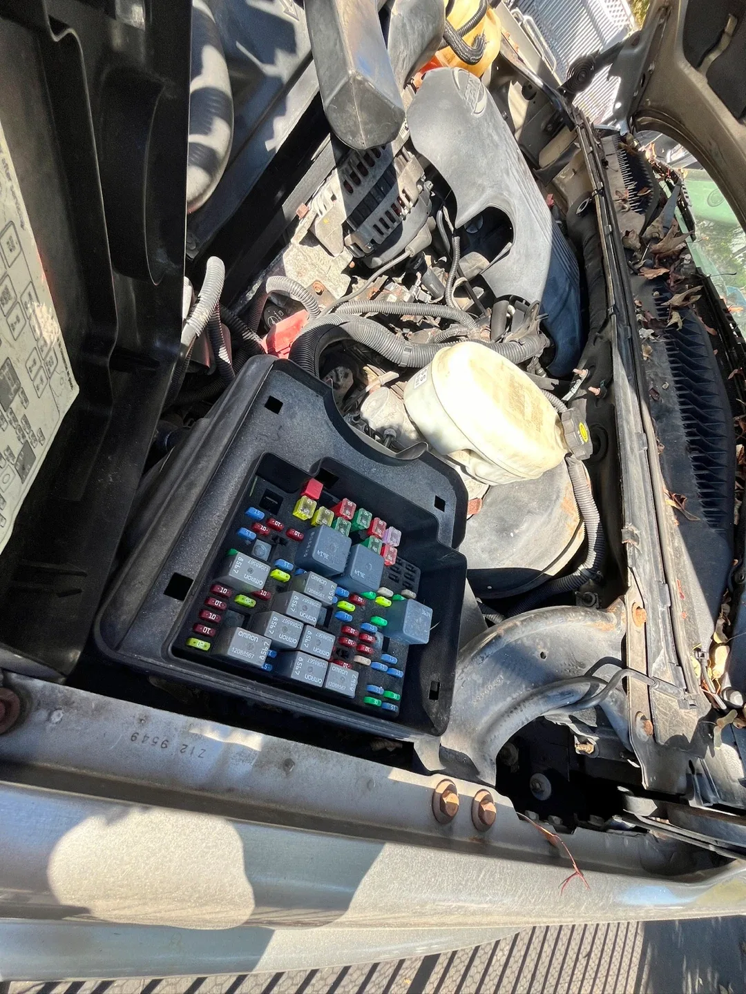 Chevrolet Suburban SUV image indicator(9)