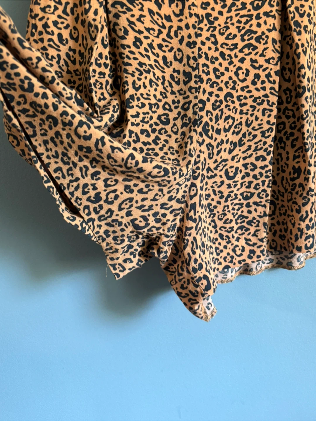 H&M Leopard Print Shorts - Size US 4 - photo 5