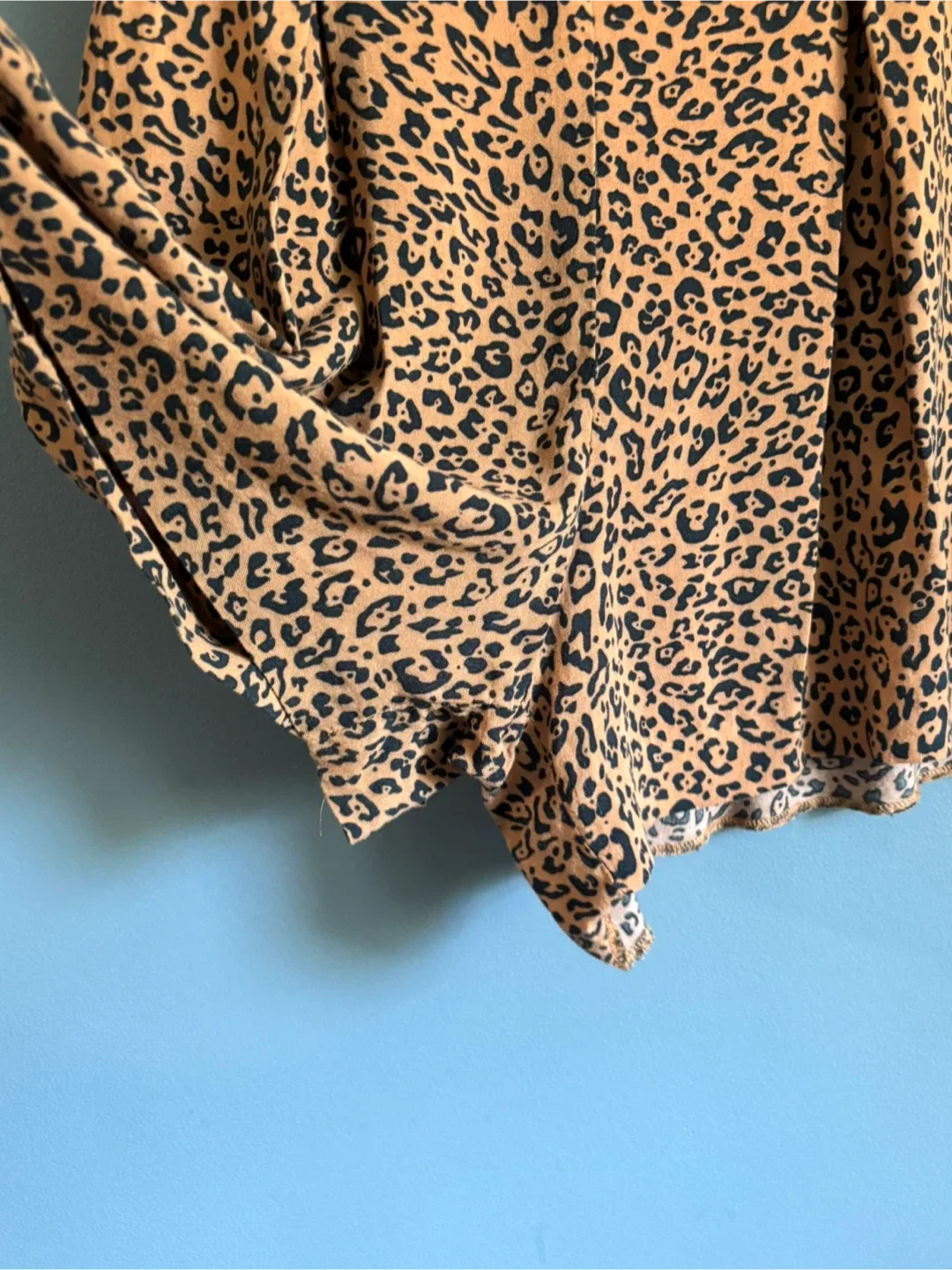 H&M Leopard Print Shorts - Size US 4 image indicator(5)