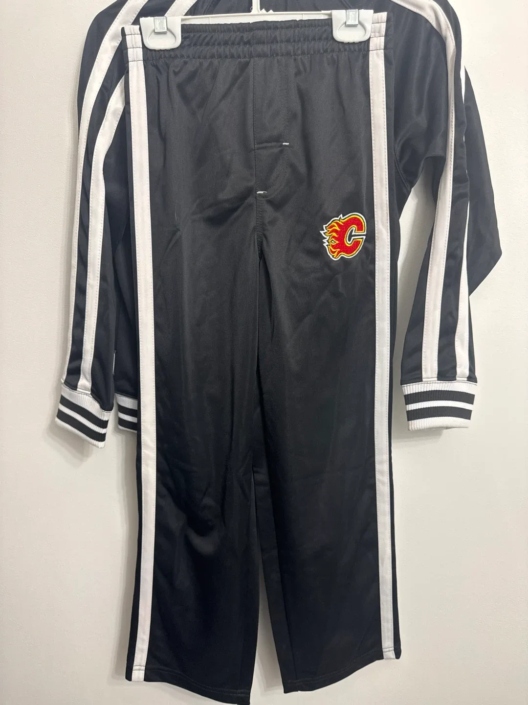 Mighty Mac Calgary Flames Tracksuit - Size 5 image indicator(3)