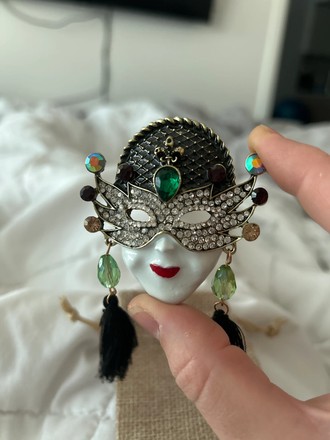 Masquerade Mask Brooch Pin with Tassels - photo 3
