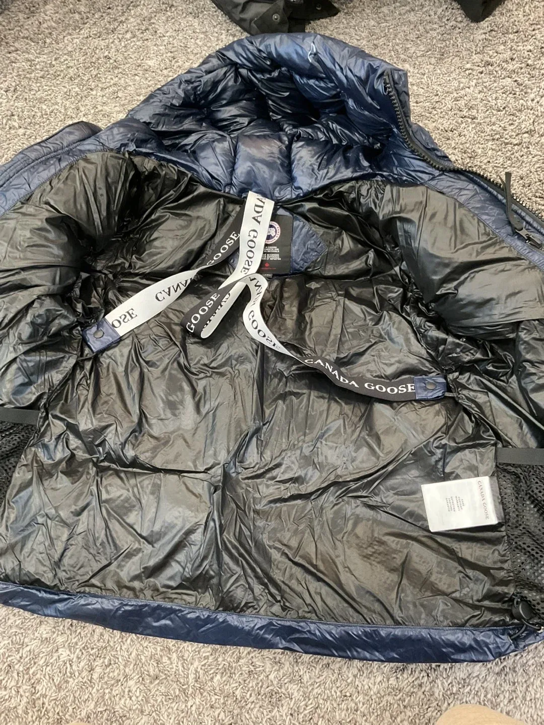 Canada Goose Crofton Puffer Jacket image indicator(3)