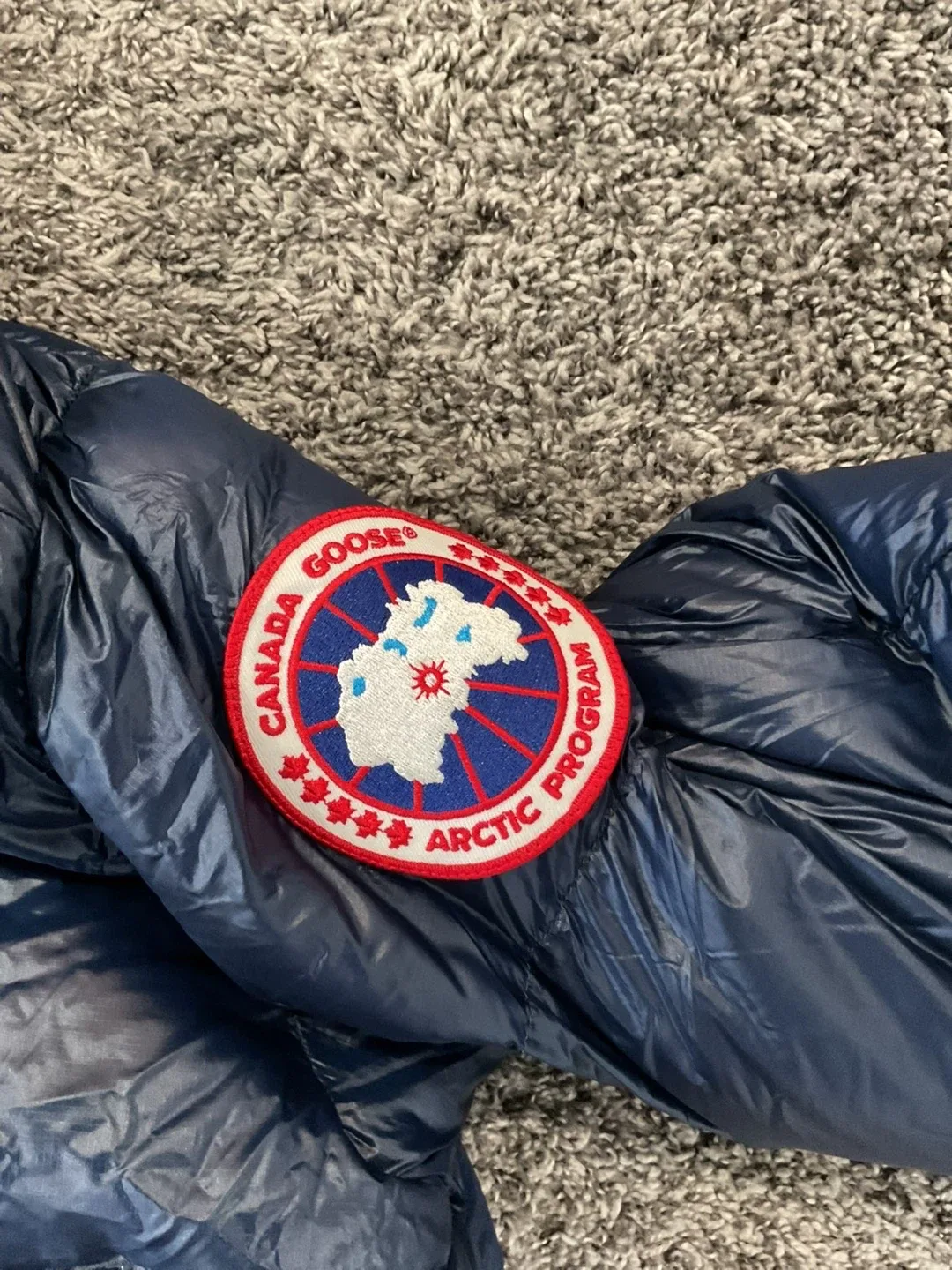 Canada Goose Crofton Puffer Jacket image indicator(2)