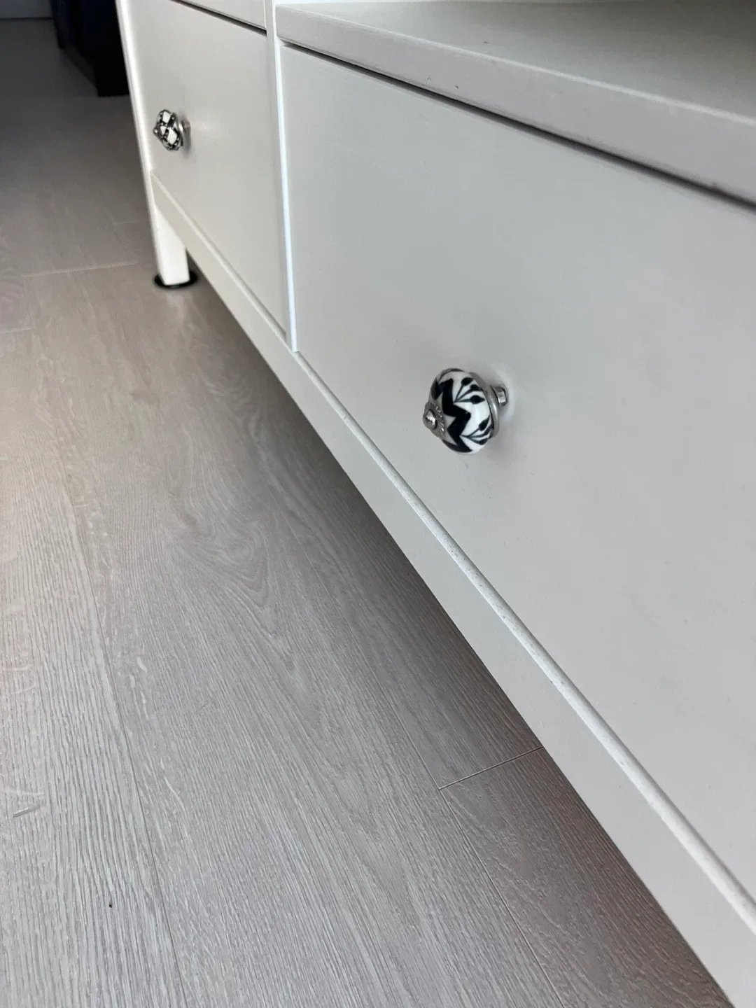 IKEA Hemnes White TV Stand / Media Console image indicator(3)