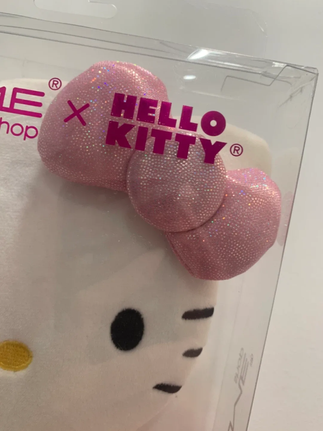 🩷 The Crème Shop x Hello Kitty Plush Portable Mirror - NEW 🩷 image indicator(4)
