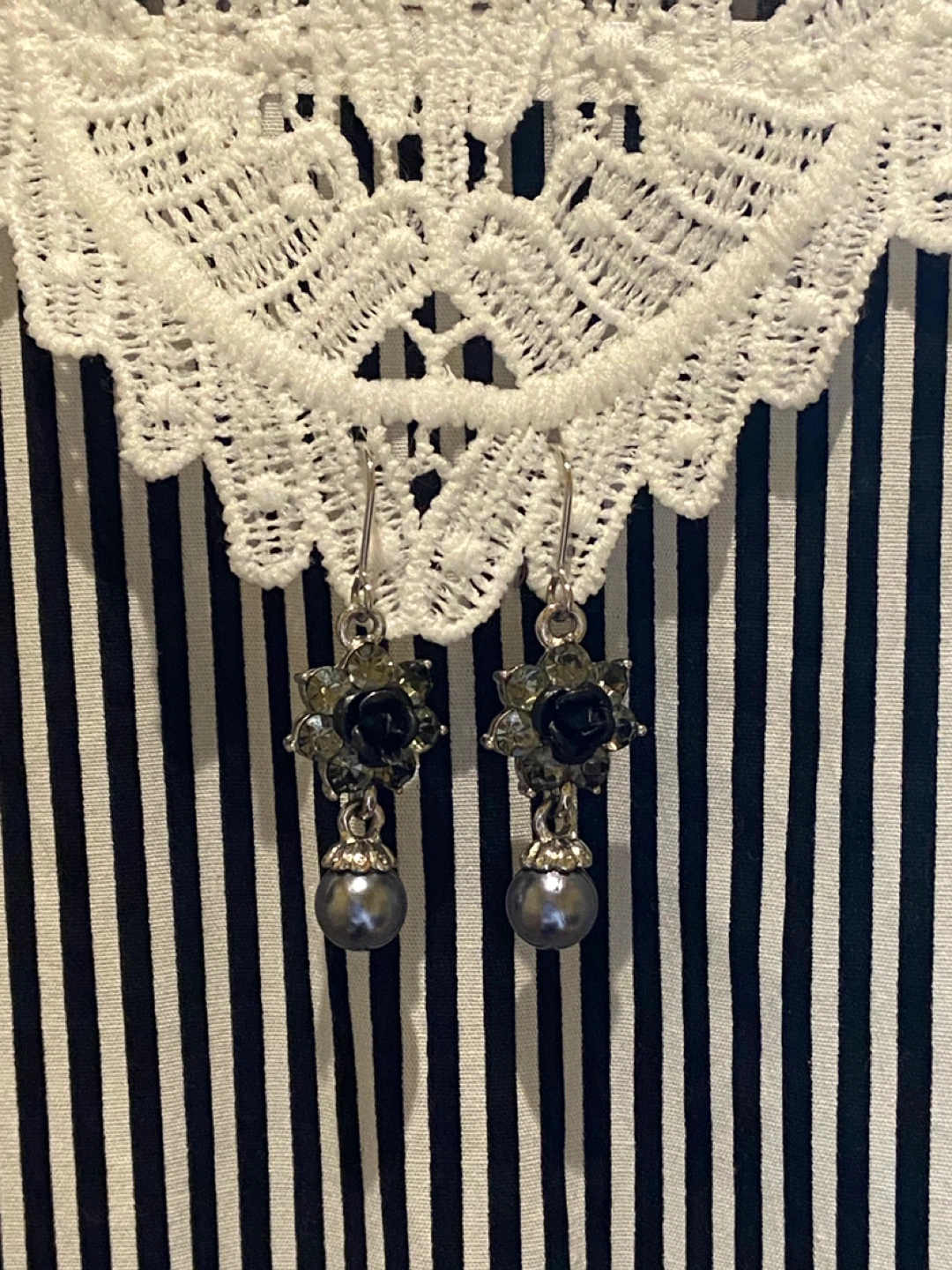Black Silver Floral Pearl Drop Earrings - photo 2