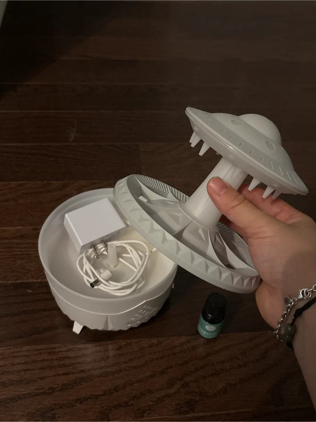 UFO Aromatherapy Rain drop Humidifier Diffuser w/ Essential Oil image indicator(2)