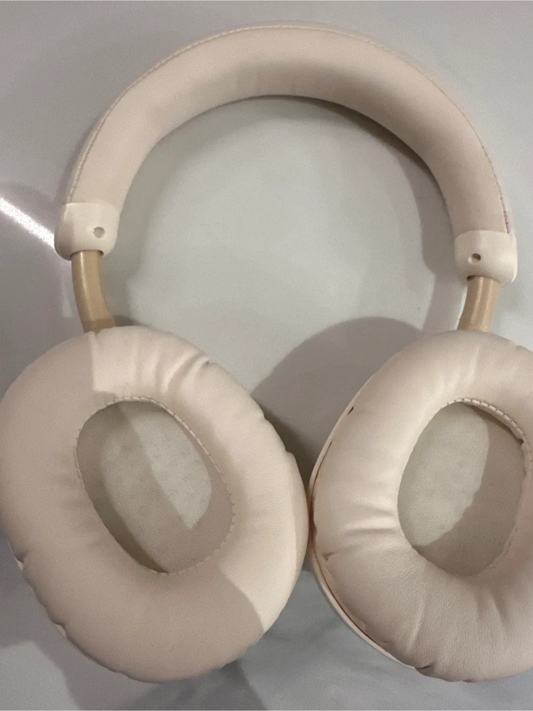 Maestro Wireless Headphones - Beige image indicator(4)