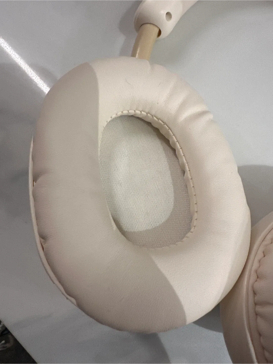 Maestro Wireless Headphones - Beige image indicator(6)