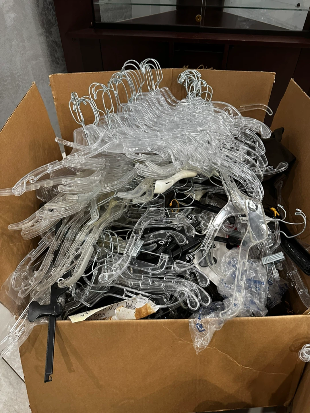 2000 Clothing Hangers - Clear & Black mixed - photo 3