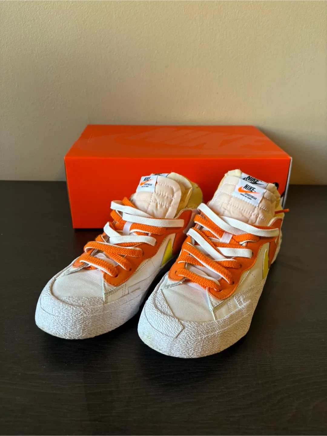 Sacai X Nike blazer low white magama orange mens US 7.5 image indicator(2)