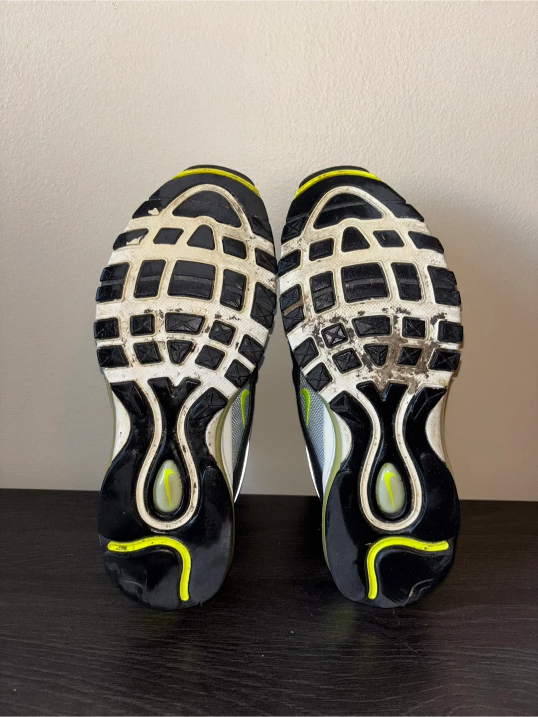 Nike air max 97 og black volt mens US7 image indicator(7)