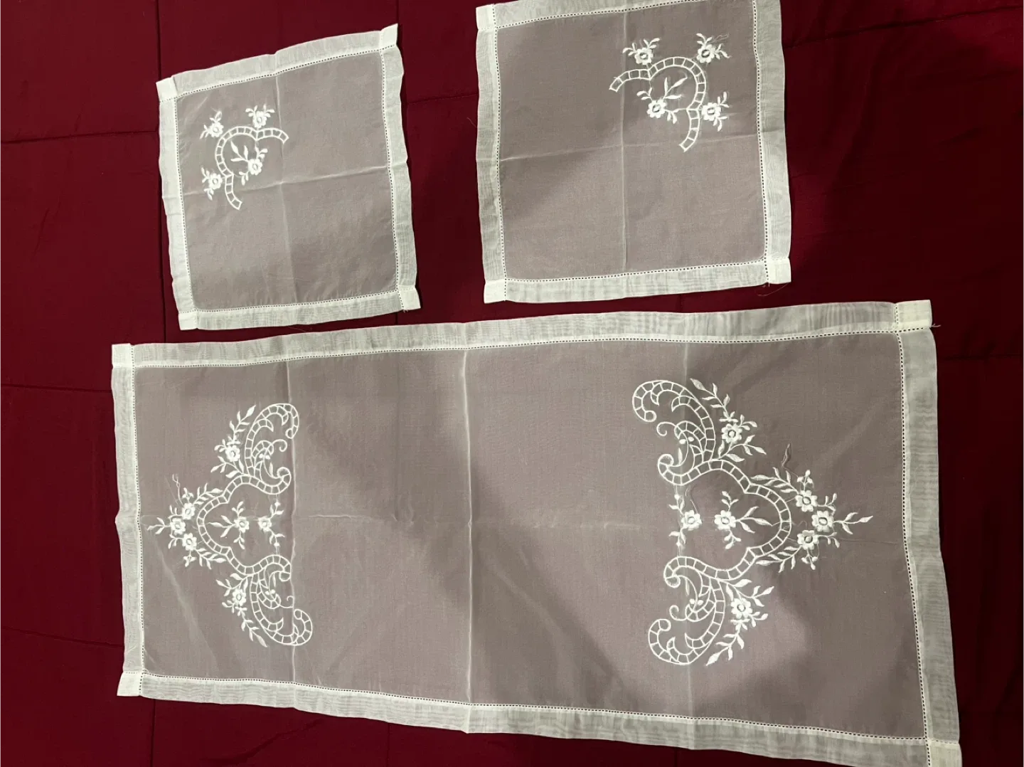 White Embroidered Table Linens - Set of 3 image indicator(2)