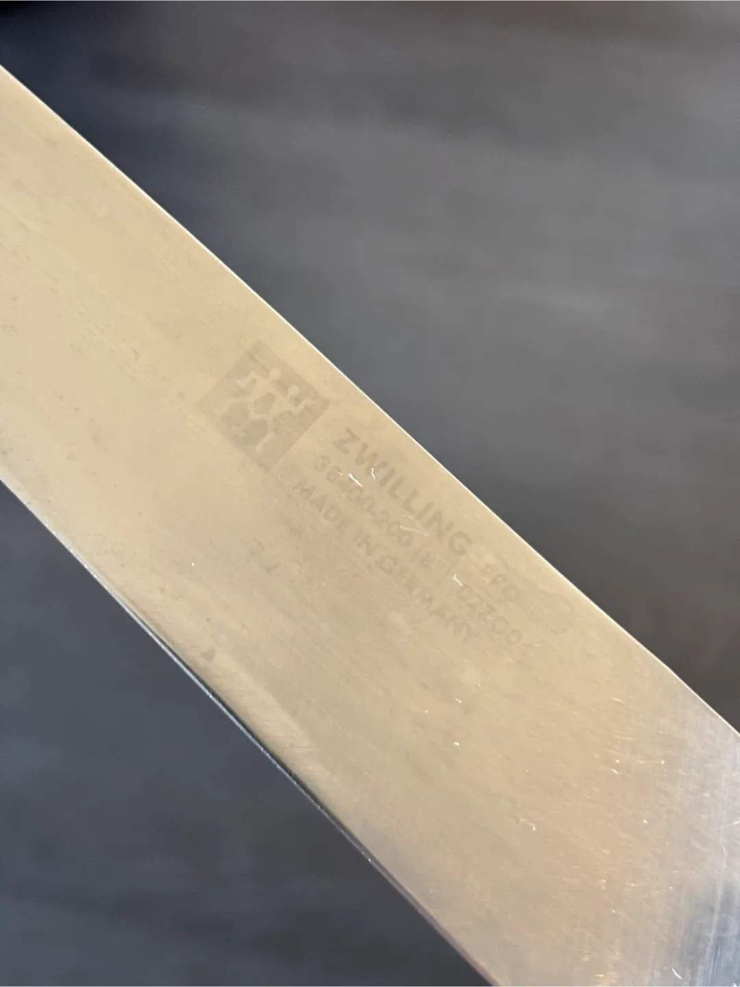 Zwilling pro carving knife 8inch image indicator(3)