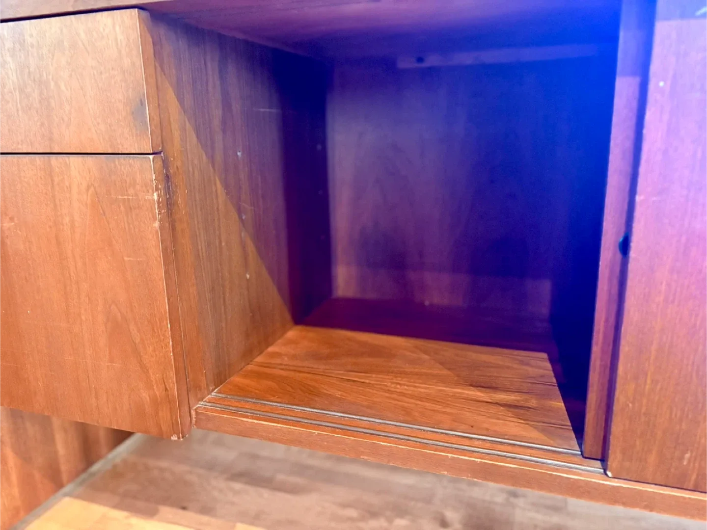 Mid-Century Modern (Xception 1976) Credenza image indicator(7)