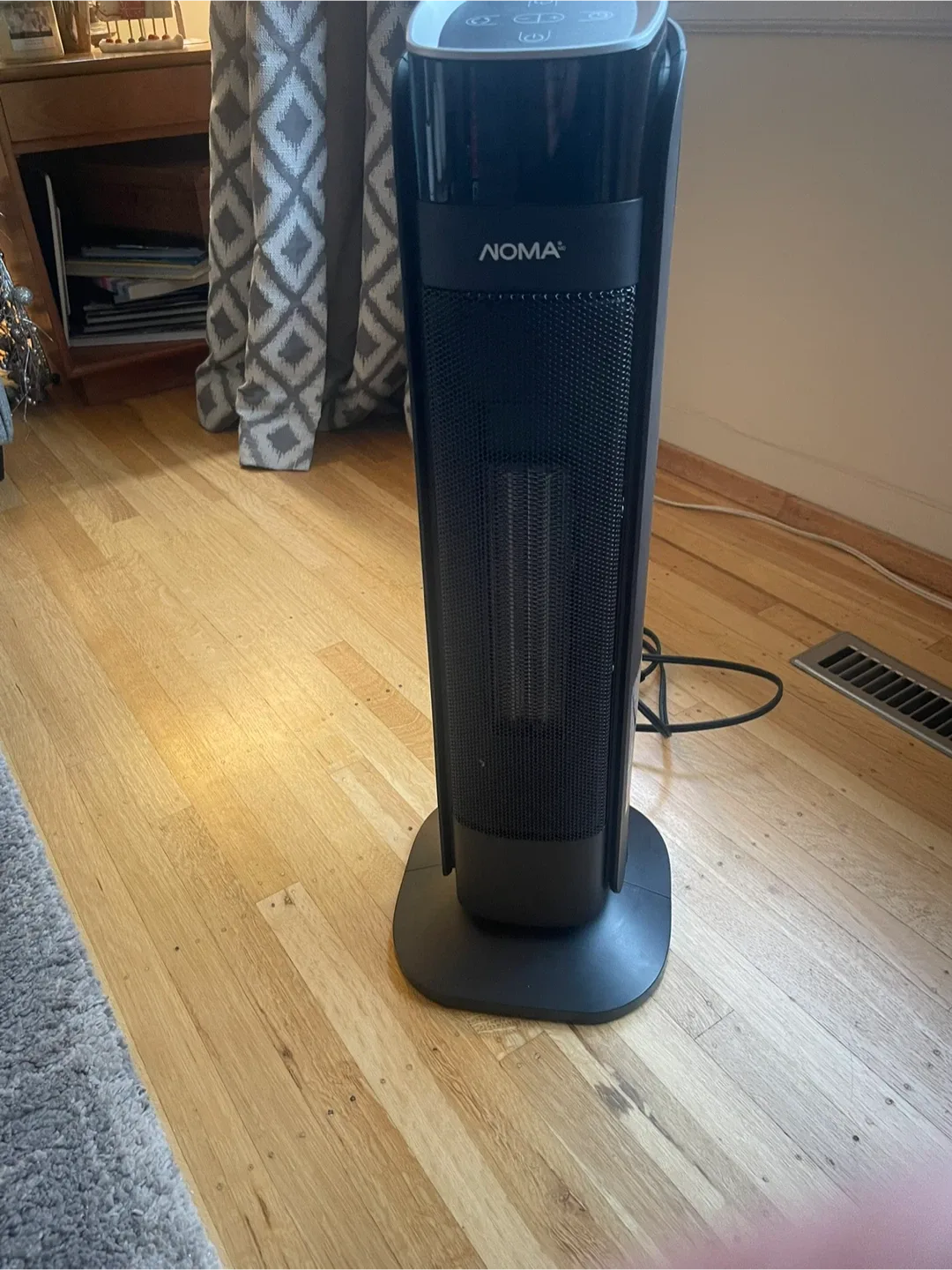 NOMA Tower Heater with Remote image indicator(2)