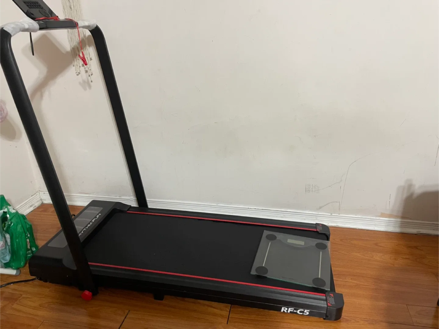 Folding Treadmill - Black & Red image indicator(2)
