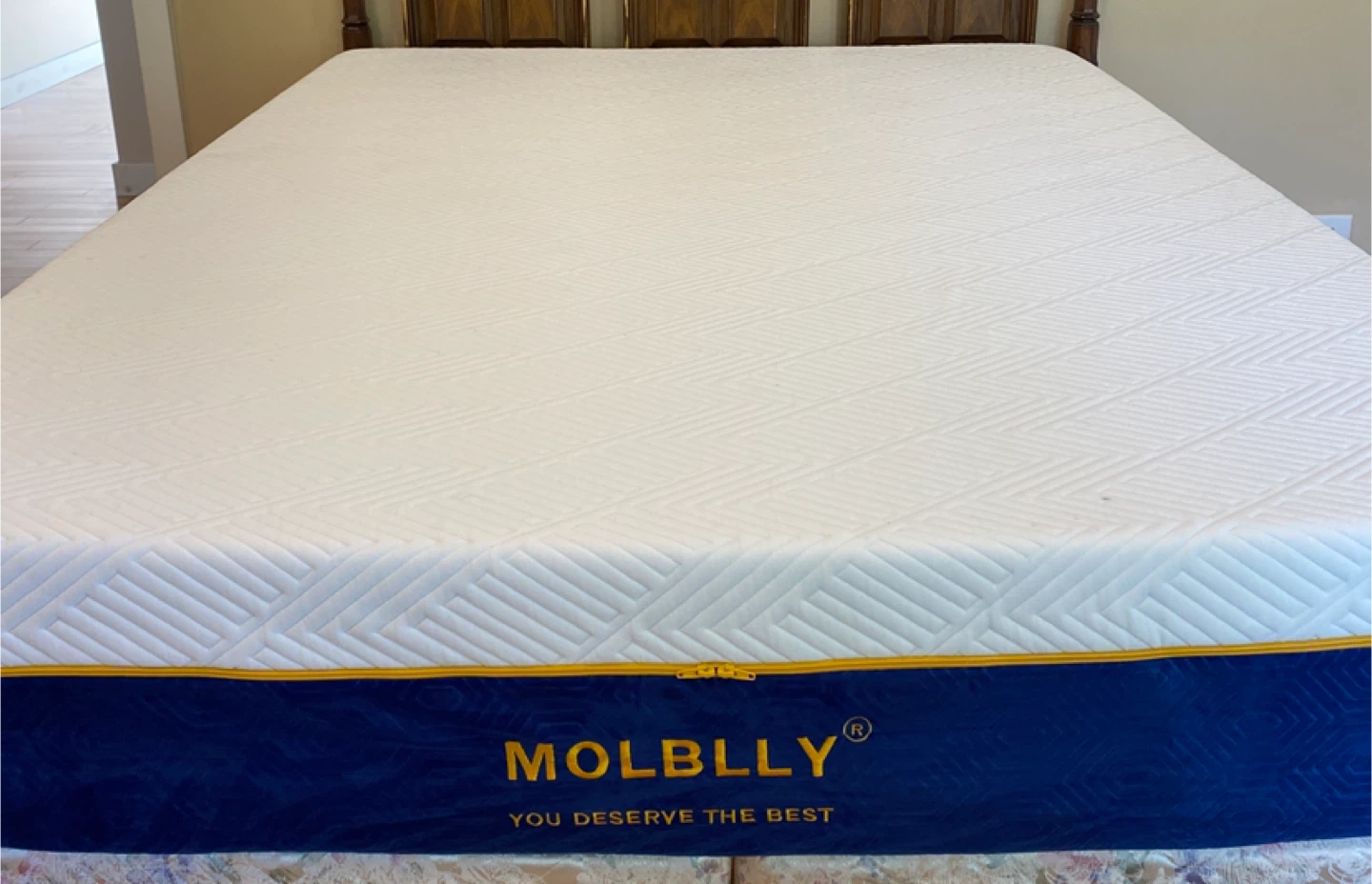 Queen Size Molblly 10” Memory Foam Mattress (CAN DELIVER) - photo 3